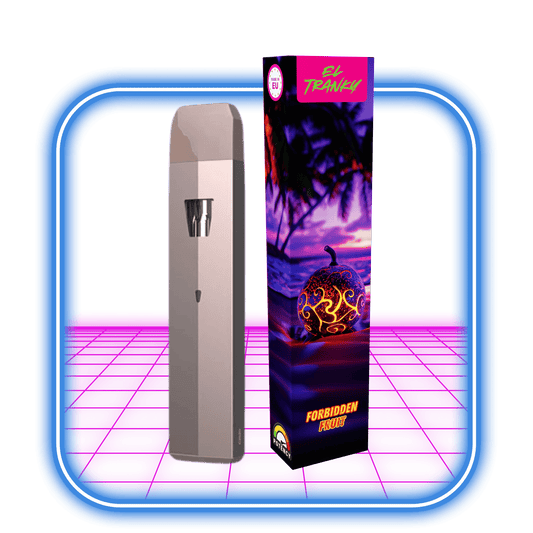 En metallisk EL TRANKY vape (2 ml) märkt "Forbidden Fruit (Indica)" står bredvid dess färgglada låda, med neonrosa och blå tropisk dekor, och framhäver THCB + THCHO för en exotisk stil.
