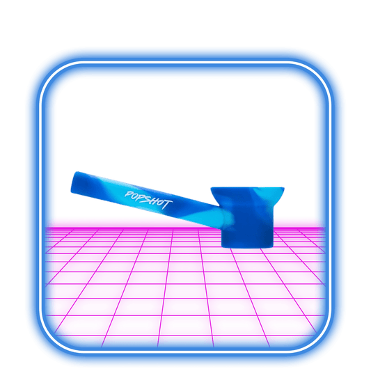 The Sunakin | PopShot - Blue Wave, en blå borosilikatglaspipa från Sunakin, svävar över ett glödande rosa rutnät i en rundad blå fyrkantig ram på en svart bakgrund.