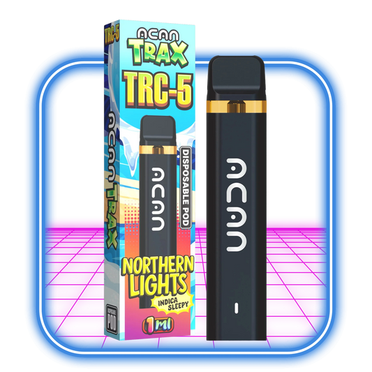 En elegant svart engångsvape märkt ACAN finns bredvid dess TRC-5 Vape-förpackning, som visar upp TRAX TRC-5 Northern Lights Indica Sleepy 1ml mot en rosa bakgrund med en livlig blå neonkant.