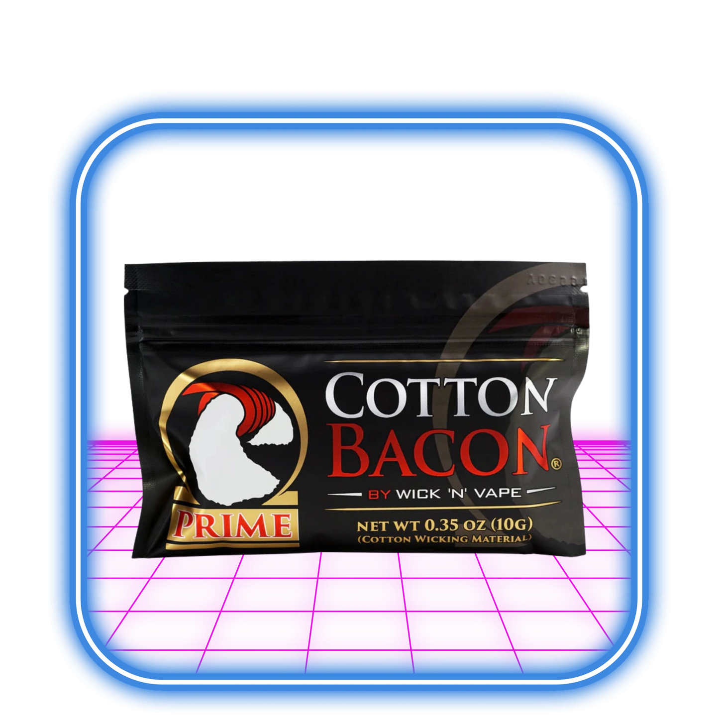 En svart och röd påse märkt Wickn Vape Cotton Bacon Prime av Cotton Bacon har ekologisk bomull för överlägsen fukttransport. Den innehåller 0,35 oz (10 g) bomull mot en glödande blå och rosa bakgrund.